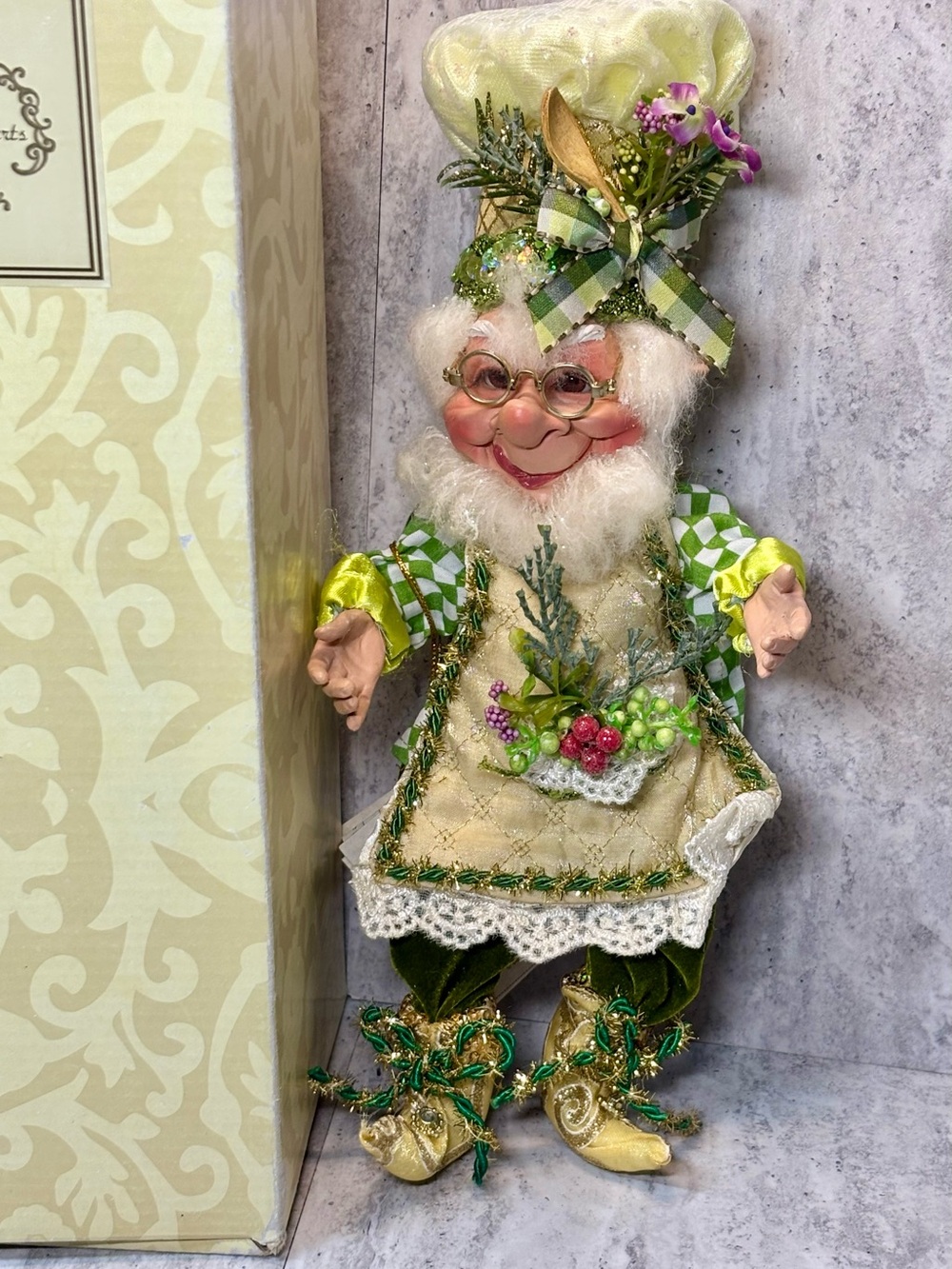 Mark Roberts Kitchen Helper Elf Small Limited Edition 12"